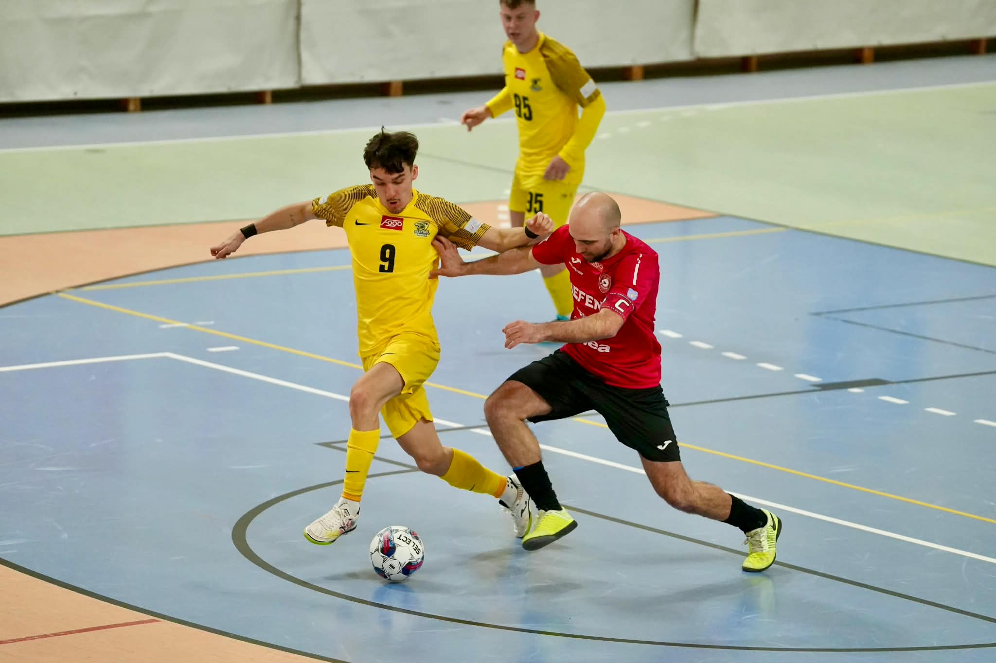 Mocna wymiana ciosów w Pniewach, „Czerwone Smoki” zwycięskie